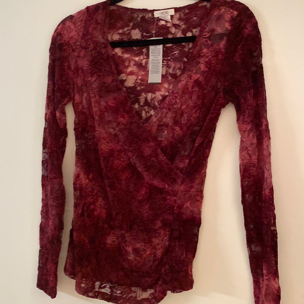 NWT CACHE Stretch Lace CranRaspberry Top M